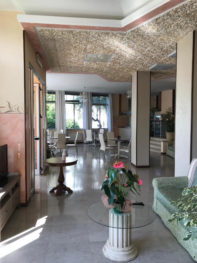 Albergo Villa Angela Toscolano Maderno Bagian luar foto