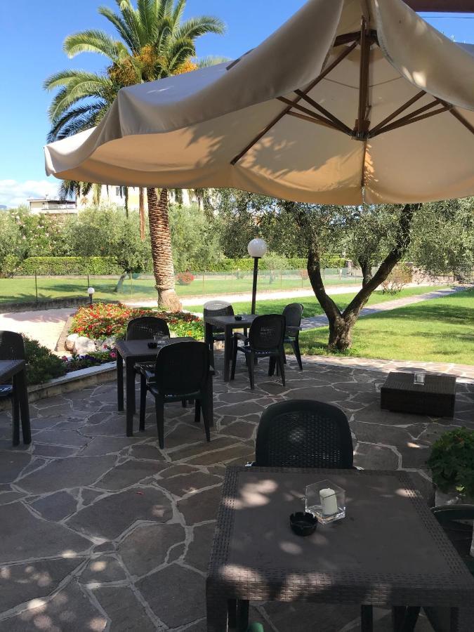 Albergo Villa Angela Toscolano Maderno Bagian luar foto