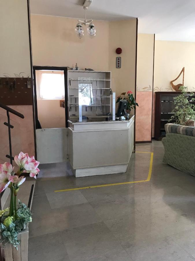 Albergo Villa Angela Toscolano Maderno Bagian luar foto