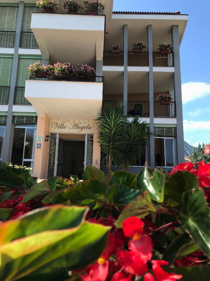 Albergo Villa Angela Toscolano Maderno Bagian luar foto