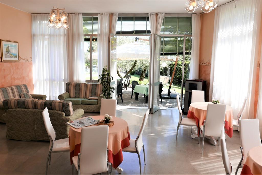Albergo Villa Angela Toscolano Maderno Bagian luar foto