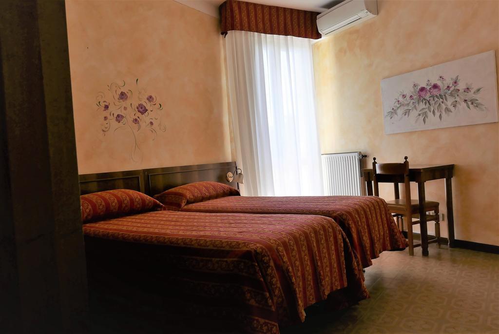 Albergo Villa Angela Toscolano Maderno Bagian luar foto