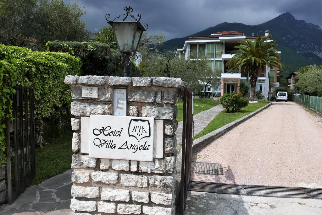 Albergo Villa Angela Toscolano Maderno Bagian luar foto